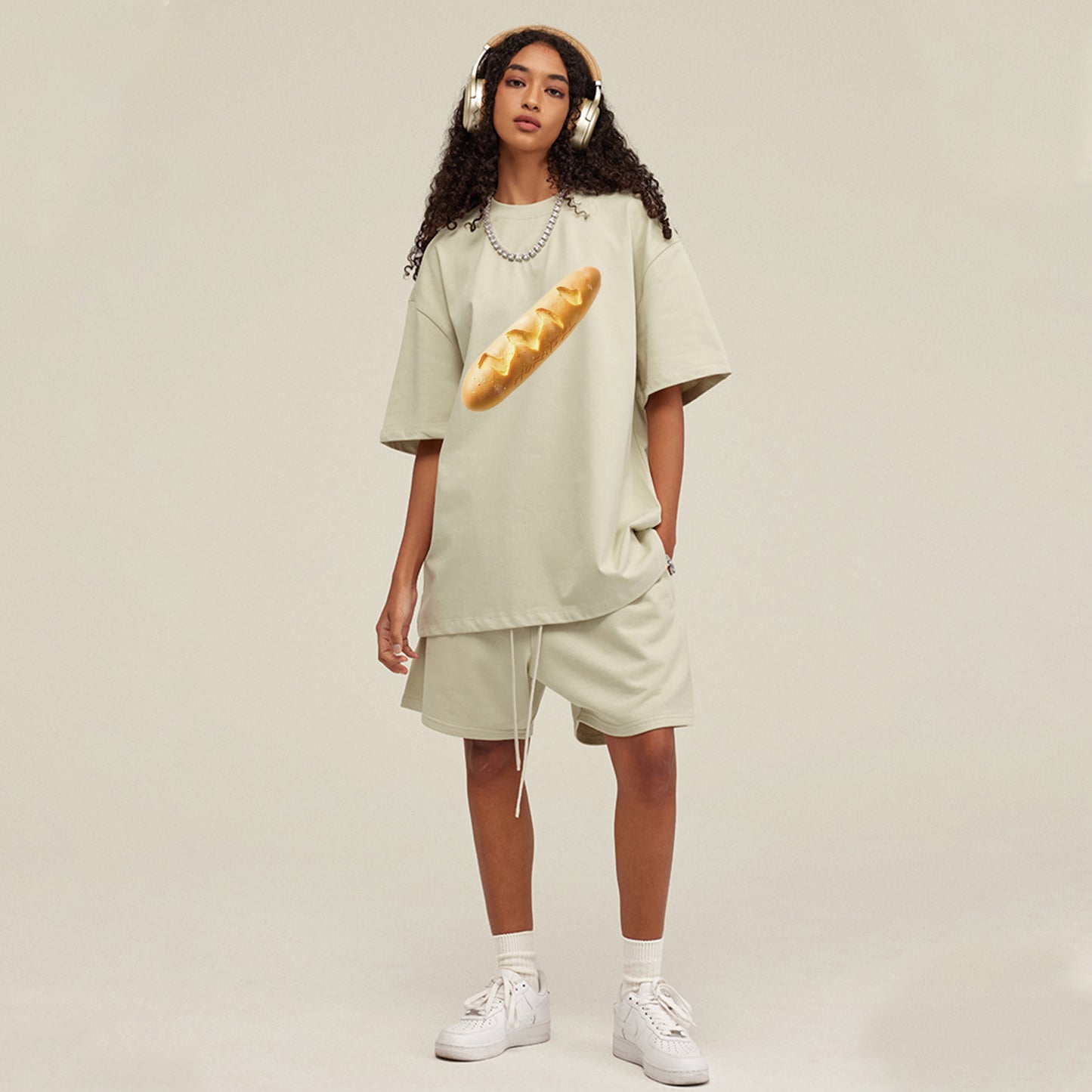 HEAVYWEIGHT T-SHIRT WITH BREAD