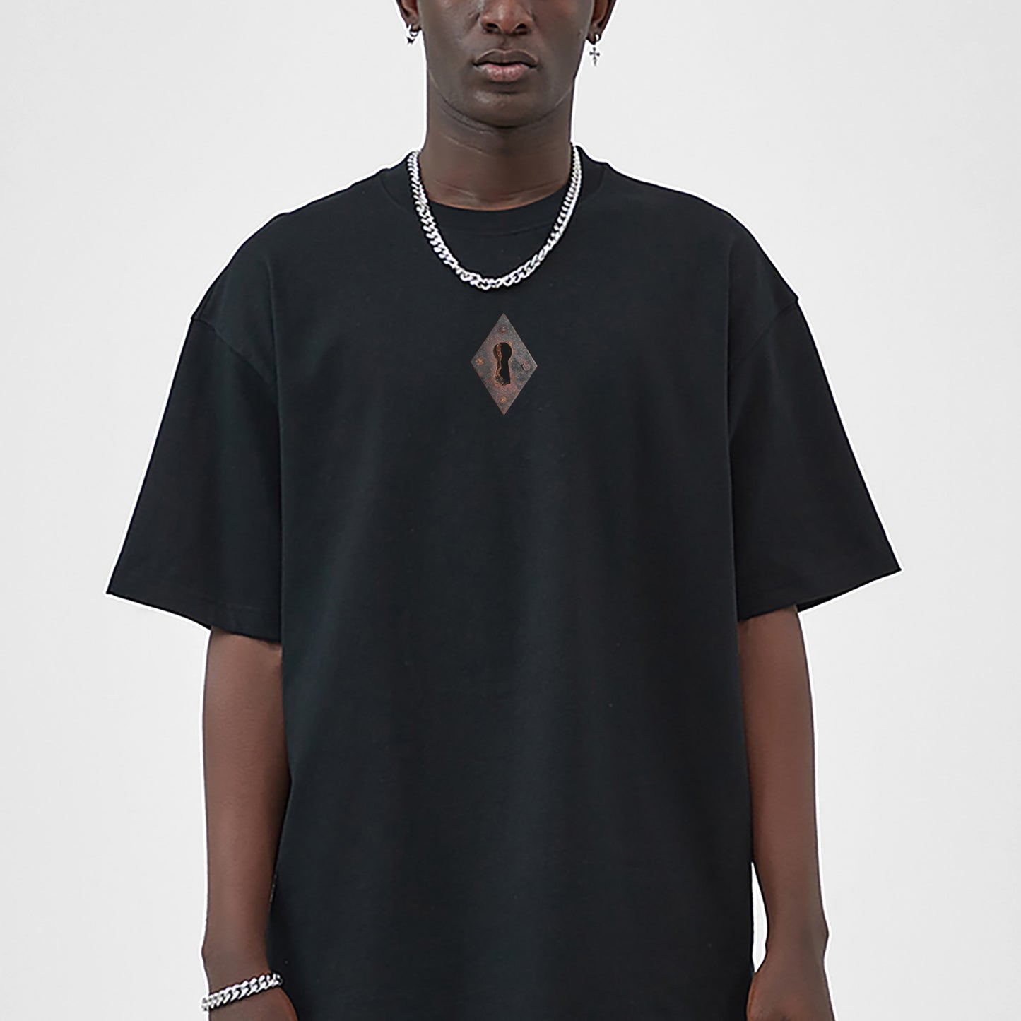 LOOSE FIT UNISEX LOCK T-SHIRT