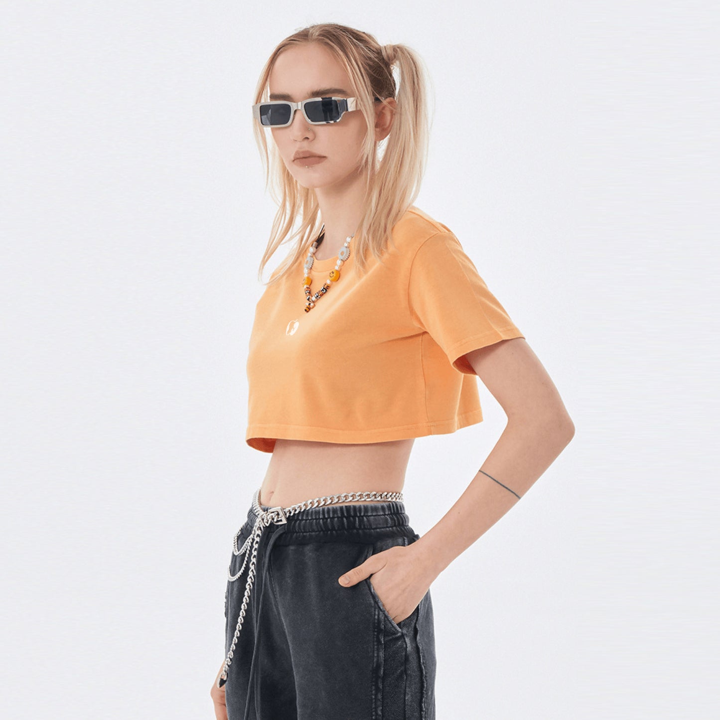 WASHED CROP TOP WITH MORATIEL LOGO
